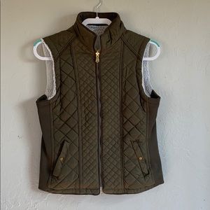 Women’s Front Zip Quilted Vest-Dark Olive